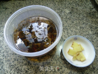笋干菜炒鲜虾的做法步骤：2