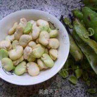 黄花菜面筋炒蚕豆的做法步骤：3