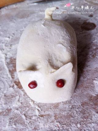 爱心早餐---肥鼠豆沙包的做法步骤：19