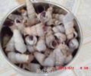 蒜炒尖嘴螺的做法步骤：1