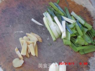 蒜炒尖嘴螺的做法步骤：2
