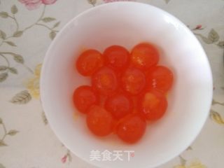 鲜肉蛋黄粽的做法步骤：2