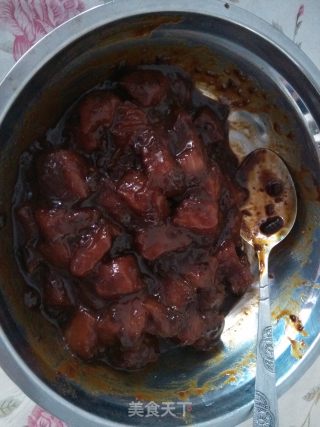 鲜肉蛋黄粽的做法步骤：3