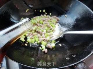 花生肉丁炒菜苔的做法步骤：6