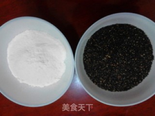 简单自制芝麻糊的做法步骤：1