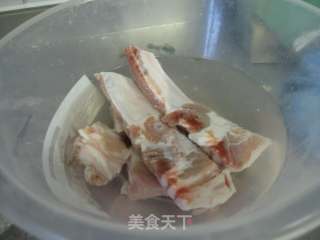 茶树菇排骨汤的做法步骤：1