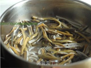 五彩鳝丝的做法步骤：6