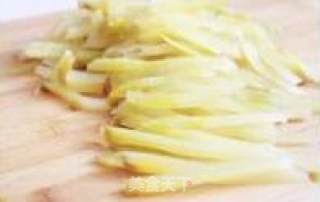 豆角丝榨菜丝和肉丝的做法步骤：1