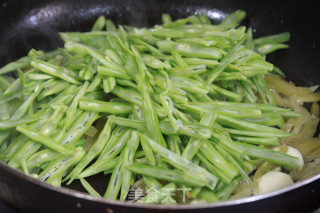 豆角丝榨菜丝和肉丝的做法步骤：7
