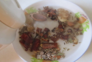 芸豆炖蹄花的做法步骤：1