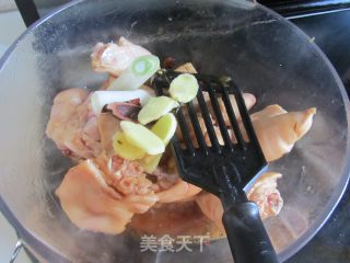 芸豆炖蹄花的做法步骤：6