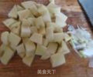 土豆鸡汤煲的做法步骤：1