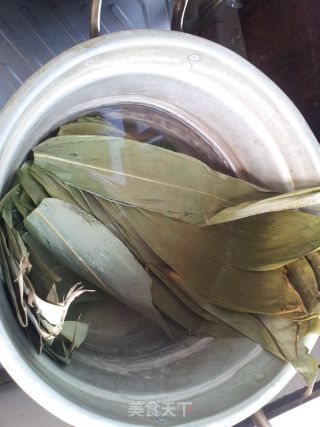 红豆沙玉米粽子的做法步骤：1