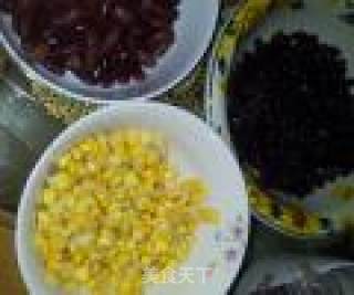 红豆沙玉米粽子的做法步骤：5