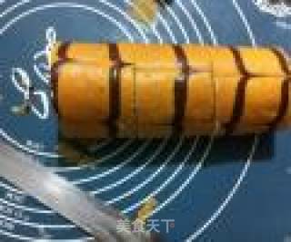 千叶纹戚风蛋糕卷的做法步骤：16