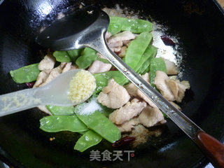 扁豆炒鸡胸肉的做法步骤：18