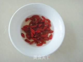核桃杞枸炒韭菜的做法步骤：3