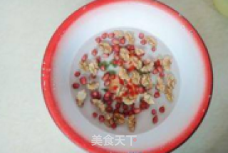 家有考生：健脑益智饮品——花生核桃露的做法步骤：1