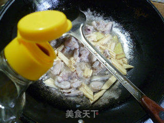 腐竹炒牛蛙的做法步骤：12