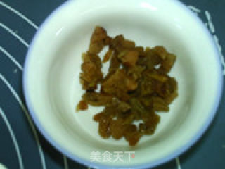 葡萄干天使蛋糕的做法步骤：2