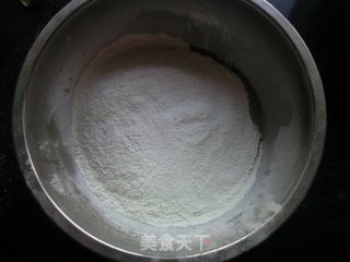 东北大桃酥的做法步骤：2