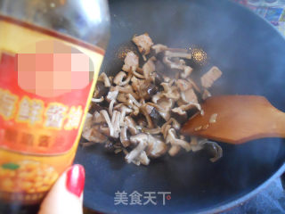 香菇肉片盖饭的做法步骤：5
