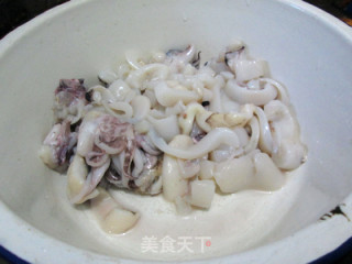 墨鱼仔炒韭菜的做法步骤：3
