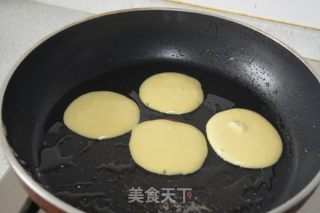 牛奶小饼的做法步骤：8