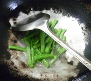 双椒炒梅豆的做法步骤：7