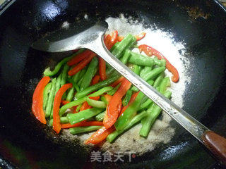 双椒炒梅豆的做法步骤：11