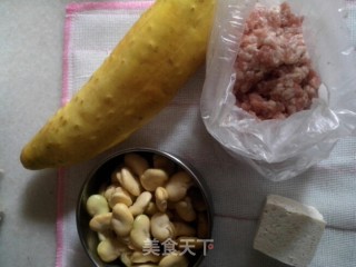 老黄瓜蚕豆瓣烧肉圆的做法步骤：1