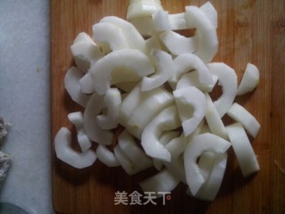 老黄瓜蚕豆瓣烧肉圆的做法步骤：3