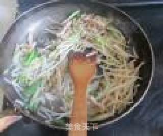 韭黄肉丝炒面的做法步骤：5