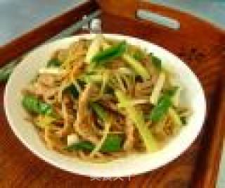 韭黄肉丝炒面的做法步骤：9