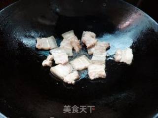 五花肉炒西瓜皮的做法步骤：3