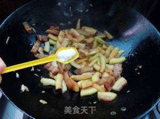 五花肉炒西瓜皮的做法步骤：7