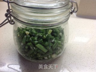 肉丁酸豇豆------解暑解腻的小菜的做法步骤：2
