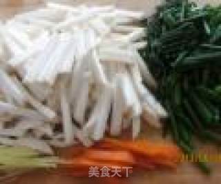 杏鲍菇炒韭菜莛的做法步骤：2