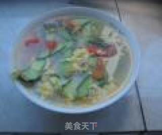 西红柿黄瓜鸡蛋汤的做法步骤：9