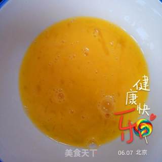 尖椒鸡蛋的做法步骤：2