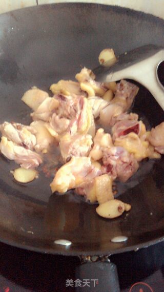 红烧鸡块的做法步骤：2