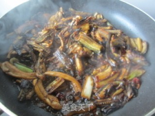 大葱爆黄鳝的做法步骤：8