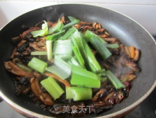 大葱爆黄鳝的做法步骤：9