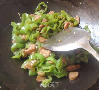 萝卜干炒青椒的做法步骤：8