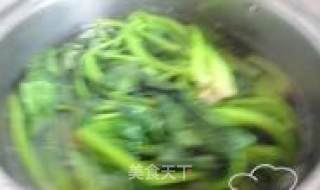 凉拌菠菜的做法步骤：3