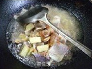 五花肉烧黄鱼鲞的做法步骤：11