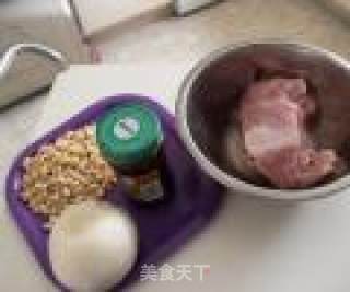 甜酱香炸肉丁脆花生的做法步骤：1