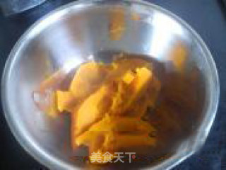 没有馅一样好吃的南瓜饼的做法步骤：4