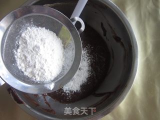 熔岩巧克力蛋糕的做法步骤：3