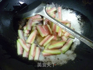 百合炒西瓜皮的做法步骤：4